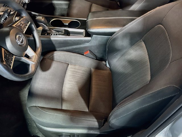 Used 2024 Nissan Altima 2.5 SV FWD image 18