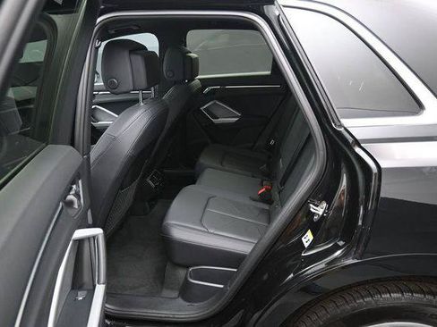 Used 2025 Audi Q3 2.0T Premium w/ Convenience Package AWD/4WD image 30
