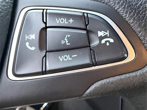 Used 2017 Ford Focus SE image 24