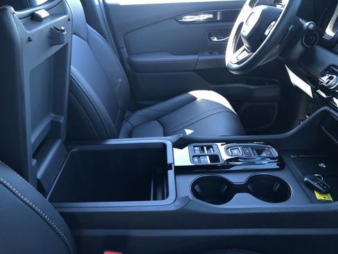 Certified 2025 Honda Pilot TrailSport image 20