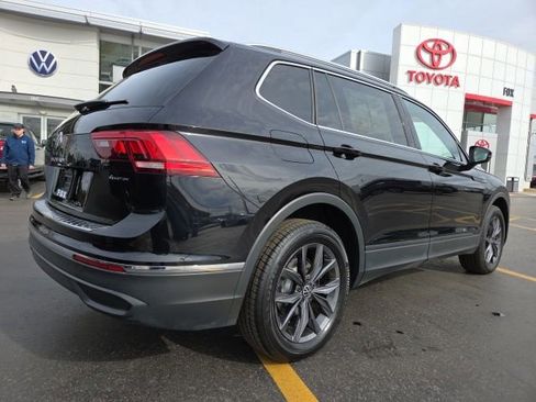 Used 2023 Volkswagen Tiguan SE image 8