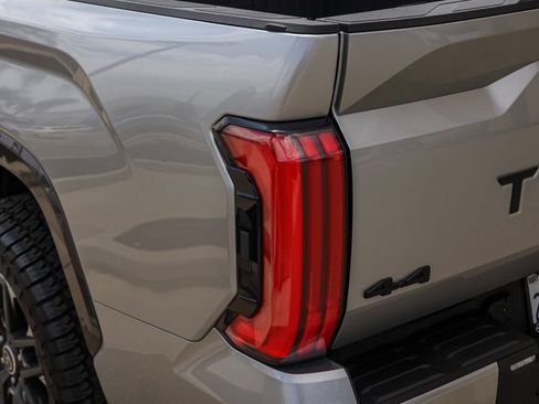 Used 2024 Toyota Tundra Limited AWD/4WD image 7