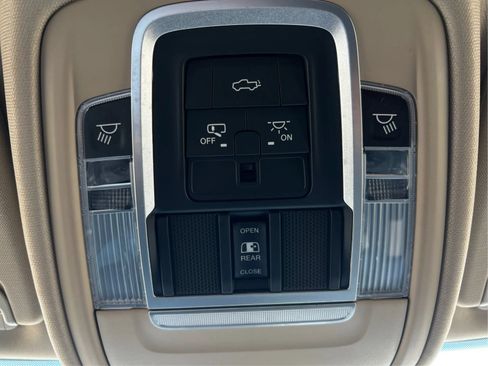 Used 2020 RAM 1500 Laramie AWD/4WD image 38