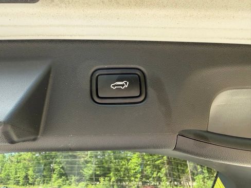 Certified 2025 Hyundai Tucson Limited AWD/4WD image 11