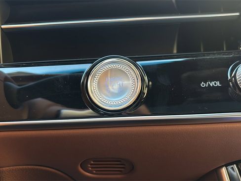 New 2026 Genesis GV70 2.5T Advanced image 25