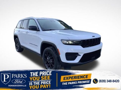 Used 2025 Jeep Grand Cherokee Altitude AWD/4WD image 1
