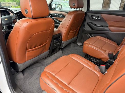 Used 2019 Chevrolet Traverse High Country AWD/4WD image 16
