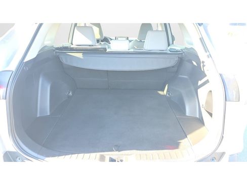 Used 2022 Toyota RAV4 XLE Premium FWD image 9