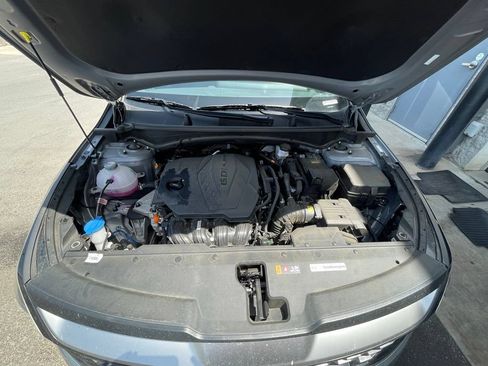 Certified 2025 Kia Sportage LX FWD image 30
