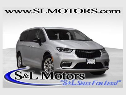 Used 2024 Chrysler Pacifica Touring-L