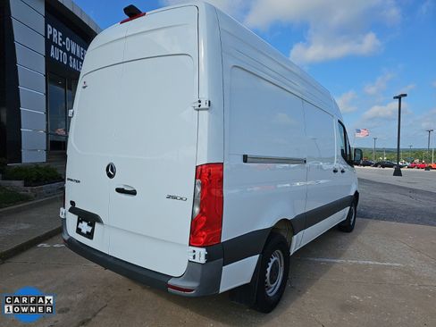 Used 2025 Mercedes-Benz Sprinter 2500 image 3