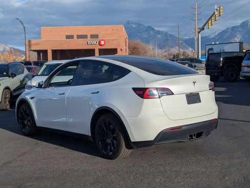 Used 2021 Tesla Model Y Long Range image 7