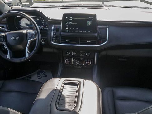Used 2022 Chevrolet Suburban Z71 w/ Luxury Package image 11