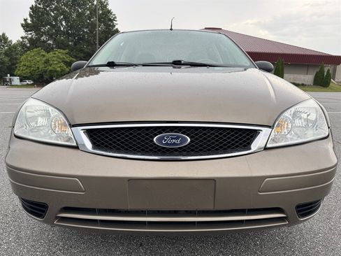 Used 2005 Ford Focus SE image 7
