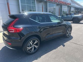 Used 2025 Volvo XC40 B5 Core AWD/4WD video 3