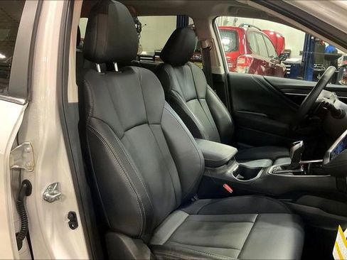Used 2025 Subaru Outback Limited AWD/4WD image 7
