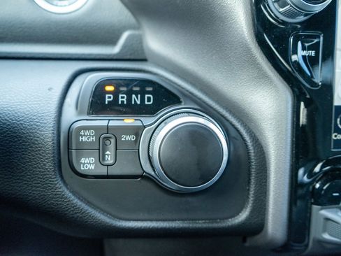 Used 2024 RAM 2500 Big Horn w/ Sport Appearance Package image 21