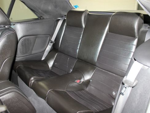 Used 2010 Ford Mustang GT RWD image 23