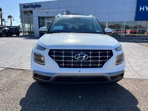 New 2026 Hyundai Venue SEL FWD image 2