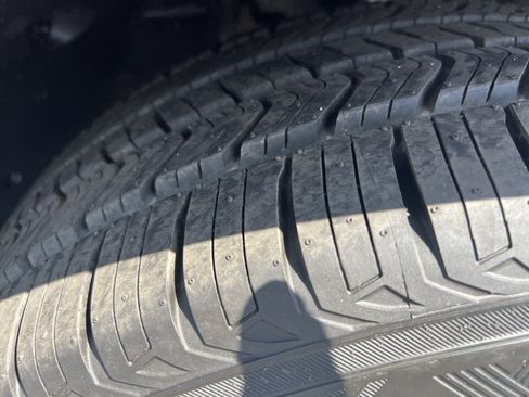 Used 2023 Mercedes-Benz GLS 450 4MATIC image 12