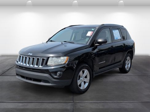Used 2013 Jeep Compass Latitude AWD/4WD image 6