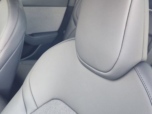 Used 2026 Tesla Model Y 2WD image 19
