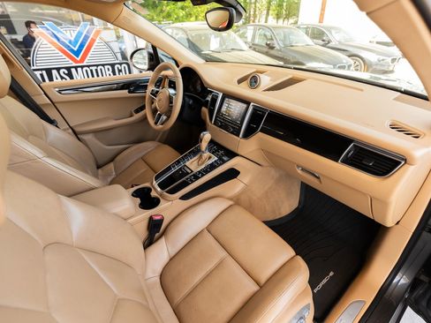 Used 2016 Porsche Macan S image 21