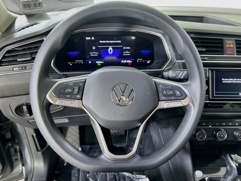 Used 2023 Volkswagen Tiguan S image 11