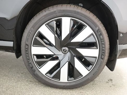 Used 2025 Volvo EX90 Plus image 7