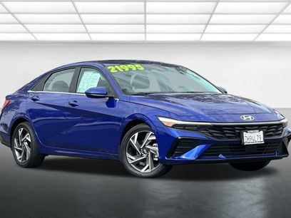 Used 2024 Hyundai Elantra SEL w/ Convenience Package
