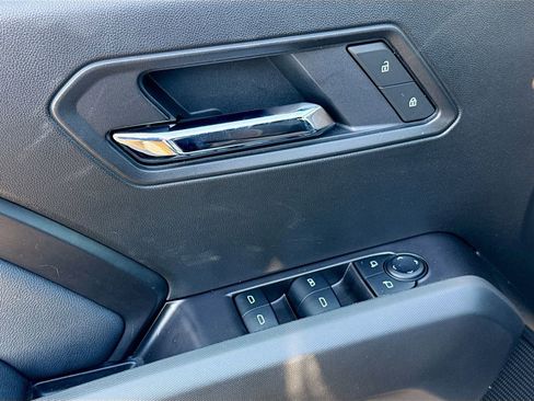 Used 2025 Chevrolet Colorado LT image 18