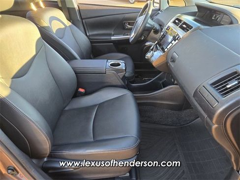 Used 2017 Toyota Prius V Five image 16