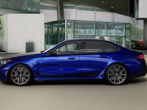 New 2026 BMW M5 w/ Carbon Package image 4