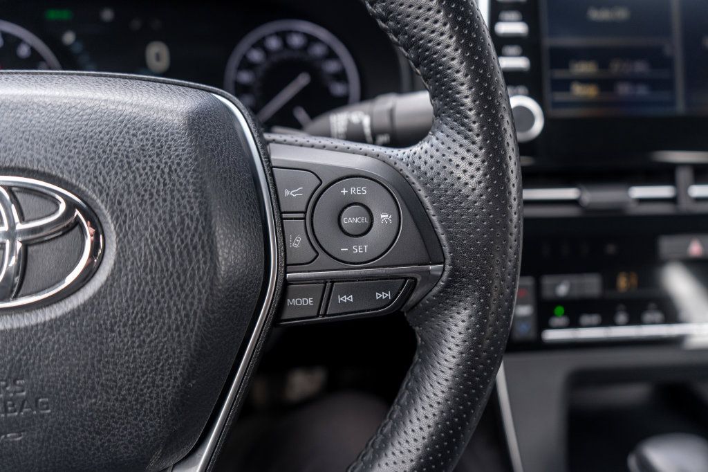 Used 2019 Toyota Avalon XSE w/ All Weather Liner Package FWD image 21