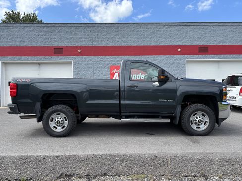 Used 2017 Chevrolet Silverado 2500 W/T w/ WT Convenience Package AWD/4WD image 2