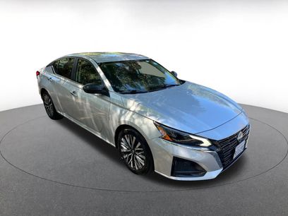 Used 2024 Nissan Altima 2.5 SV