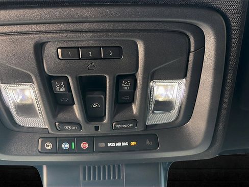 Used 2025 Chevrolet Silverado 2500 High Country w/ High Country Premium Package AWD/4WD image 5