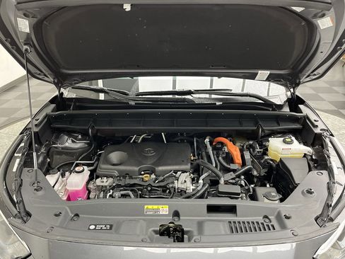 Used 2021 Toyota Highlander XLE image 30