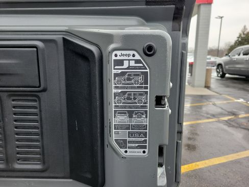 Used 2022 Jeep Wrangler Unlimited Sport image 8