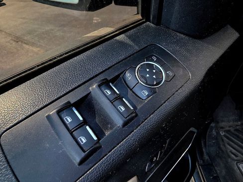 Used 2015 Ford F150 Lariat w/ Equipment Group 502A Luxury AWD/4WD image 18