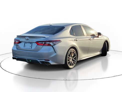 Used 2024 Toyota Camry SE FWD image 6