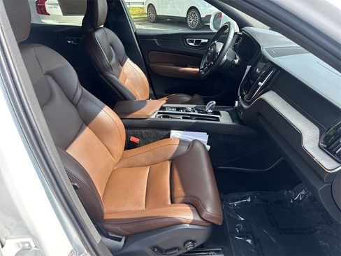 Used 2019 Volvo XC60 T8 Inscription w/ Advanced Package image 13