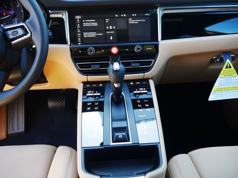 New 2026 Porsche Macan AWD/4WD image 19