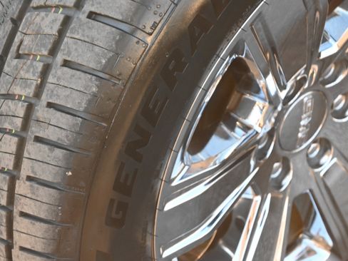 Used 2018 GMC Sierra 1500 SLT image 14