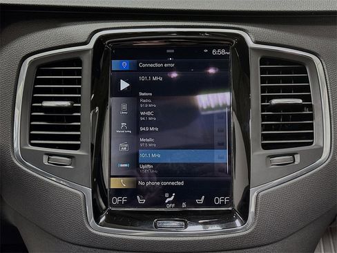 Used 2020 Volvo XC90 T5 Momentum image 15