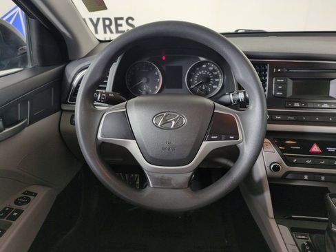 Used 2017 Hyundai Elantra SE image 15