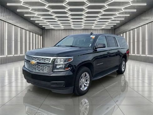 Used 2017 Chevrolet Suburban LS RWD image 1