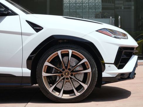 Used 2024 Lamborghini Urus S AWD/4WD image 9