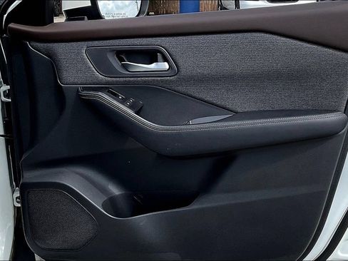 Used 2022 Nissan Rogue SV FWD image 20