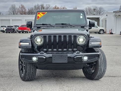 Used 2021 Jeep Wrangler Unlimited Sahara image 2